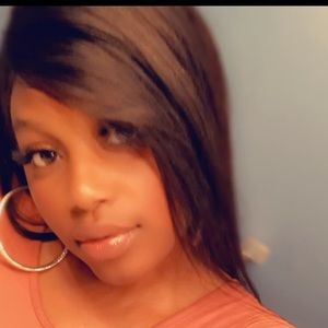 Meet your Posher, Niaja